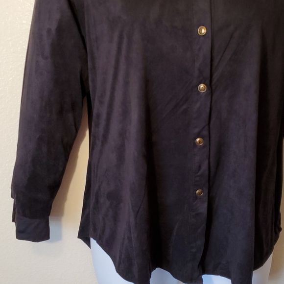 NWT! Adorable Velvety Plus Size Tops - Picture 3 of 7